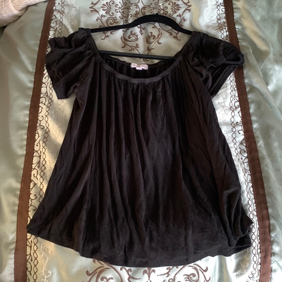 Socialite Tops - Black top
